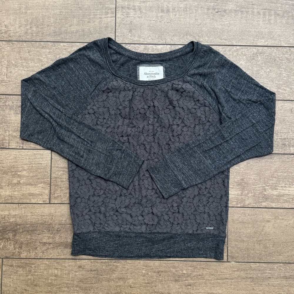 Vintage Abercrombie & Fitch Long Sleeve T-Shirt - Floral lace